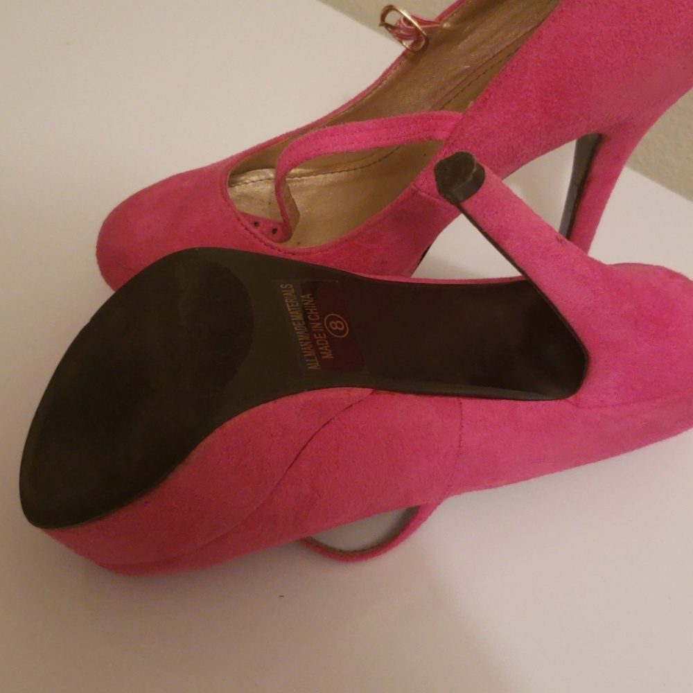 Shoe - Picture 3 of 3